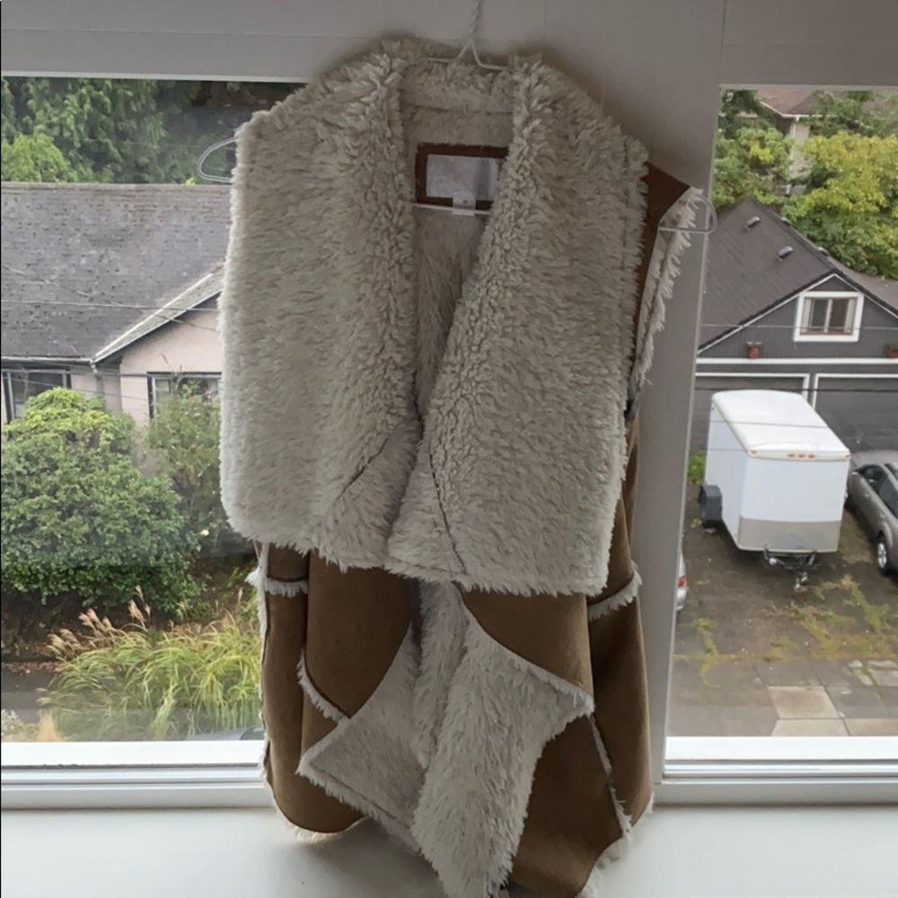 Fur vest